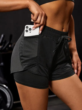 Shorts esportivos com bolsos